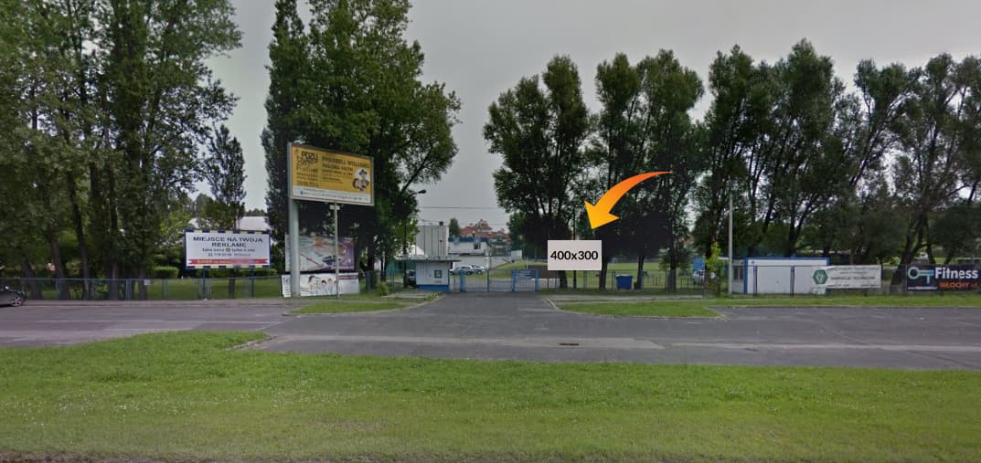 Moduły reklamowe przy boisku